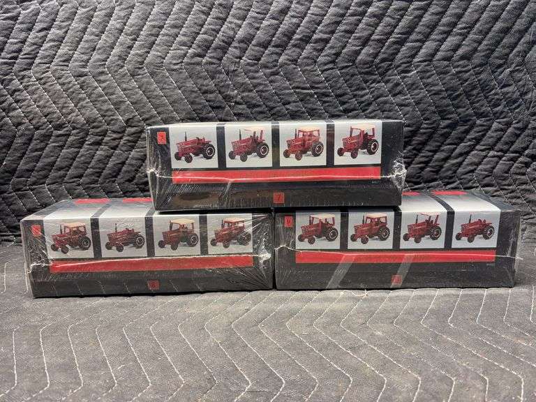 (3) 1/64 International Harvester 66 Series Collectors Editions 7-9 Ertl image