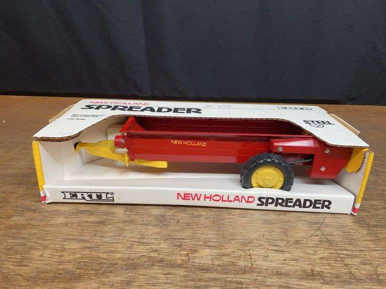 1/16 New Holland Spreader NIB Ertl image
