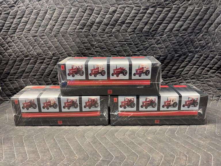 (3) 1/64 International Harvester 66 Series Collectors Editions 4-6 Ertl image