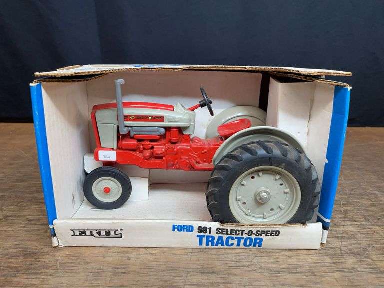 1/16 Ford 981 NIB Ertl image