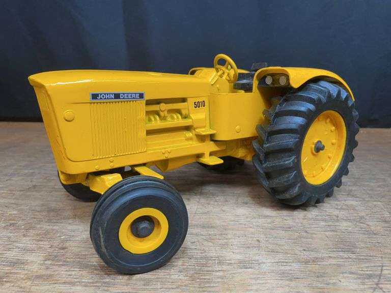 1/16 John Deere 5010 Industrial Ertl image