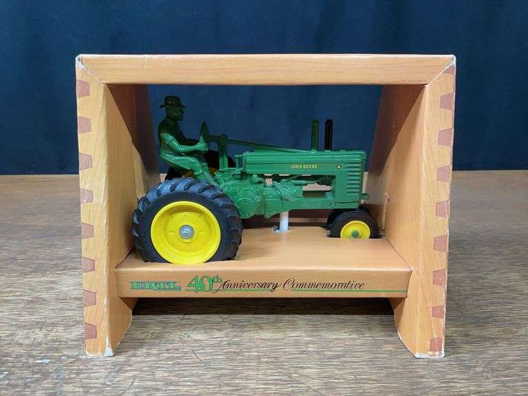1/16 John Deere A 40th Anniversary NIB Ertl image