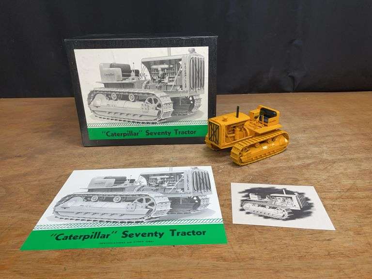1/24 Caterpillar Seventy Crawler NIB CCM image