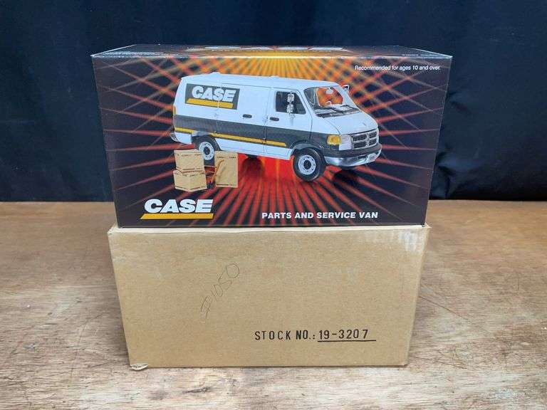 1/25 Case Parts + Service Van NIB 1st Gear image