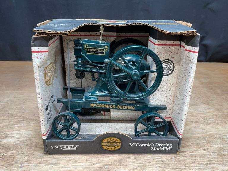 1/6 McCormick-Deering Model M Engine NIB Ertl image