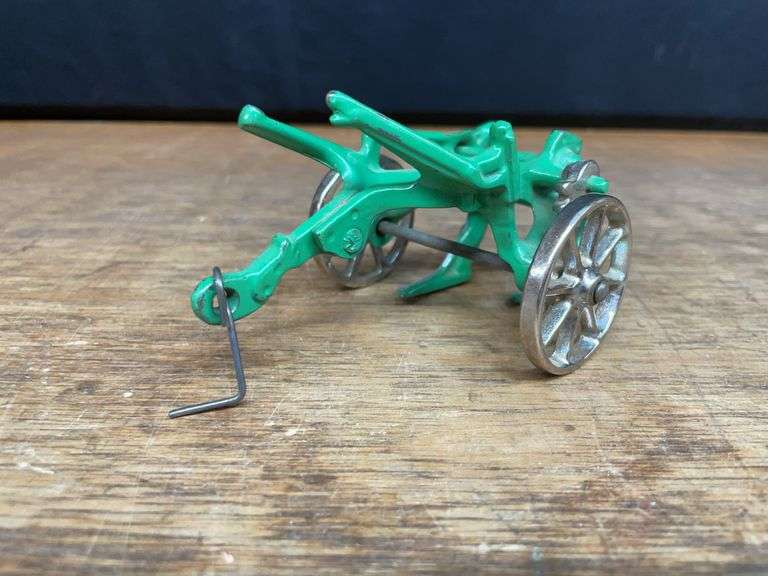 1/16 Oliver Plow Arcade image