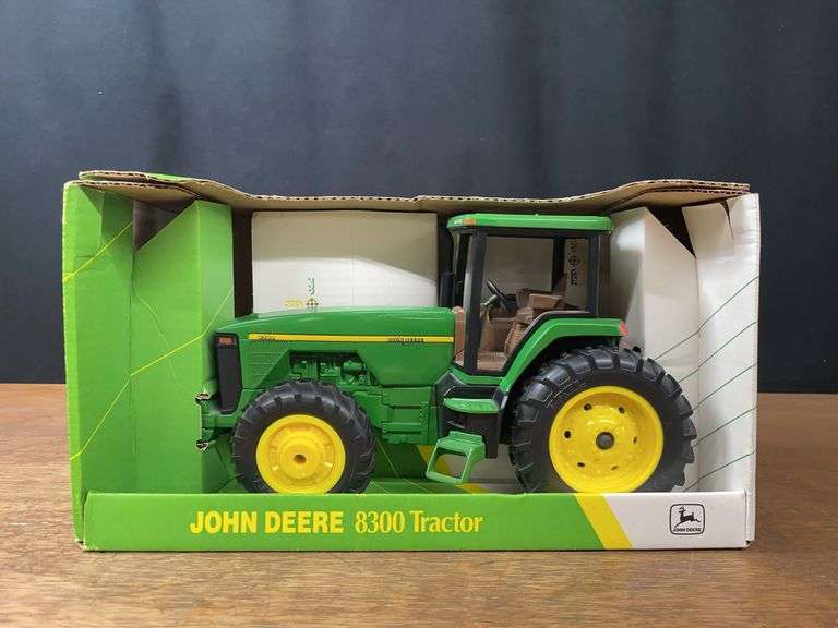 1/16 John Deere 8300 NIB Ertl image