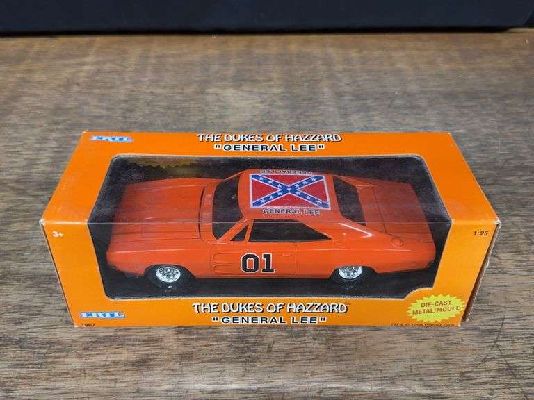 1/25 Dukes of Hazzard General Lee NIB Ertl image