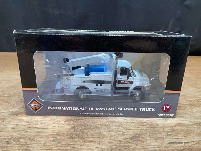 1/50 Case-IH International Durastar Service Truck NIB 1st Gear image