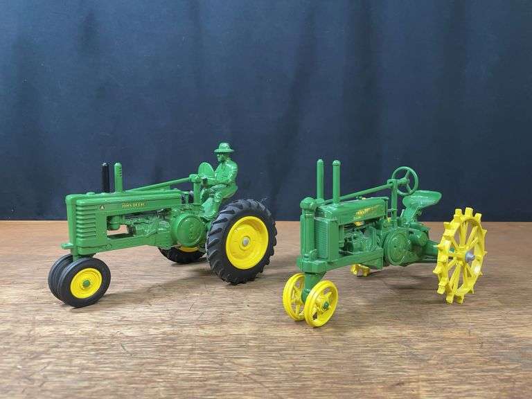 (2) 1/16 John Deere A Ertl image