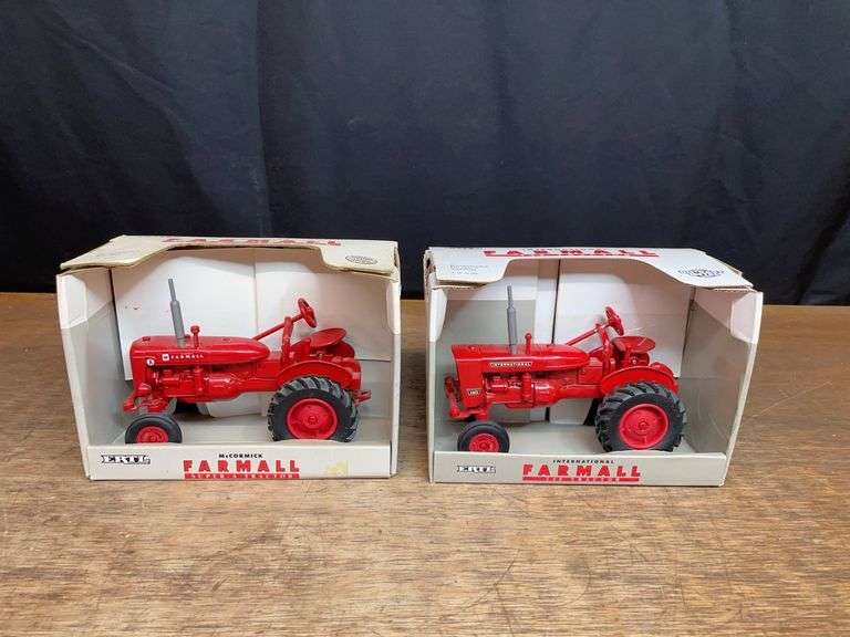 (2) 1/16 Farmall Super A + IH 140 NIB Ertl image