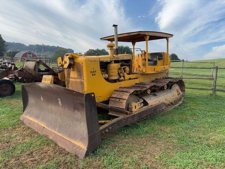 1956 Caterpillar D8 Crawler w/Blade + CCU image