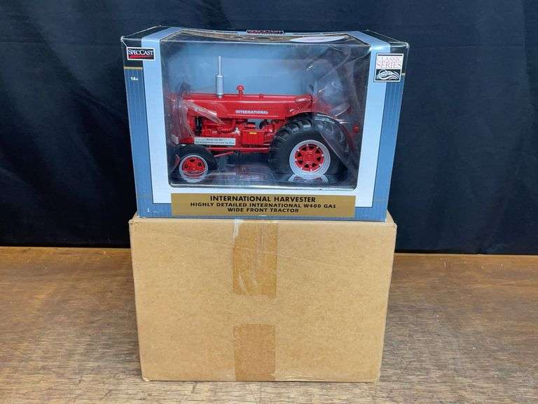 1/16 IH W400 2011 North Iowa NIB SC image