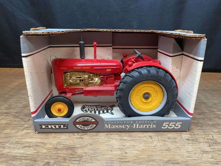 1/16 MH 555 Collecor NIB Ertl image