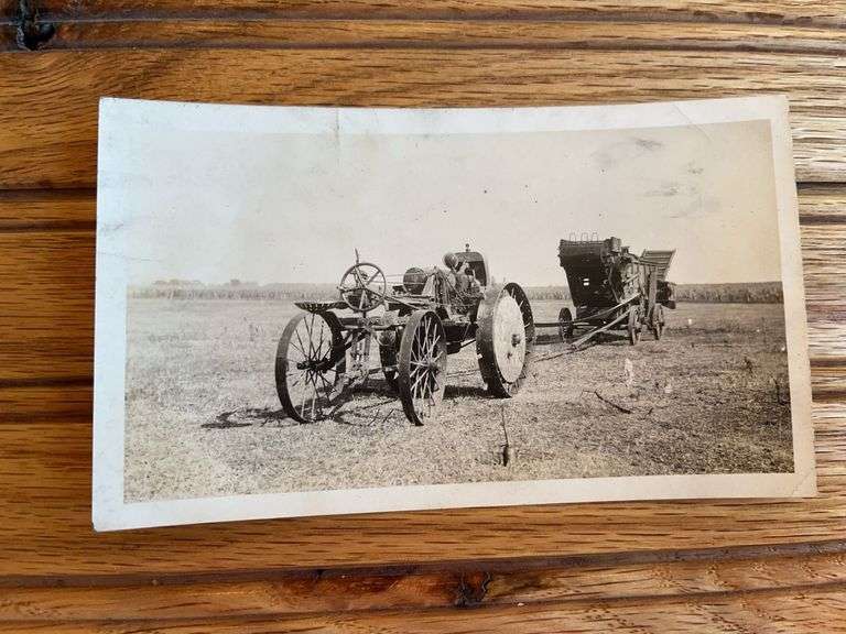 Moline Universal Tractor Photo image