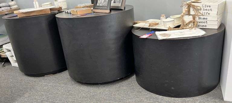 Store Fixtures - Black Round Risers
