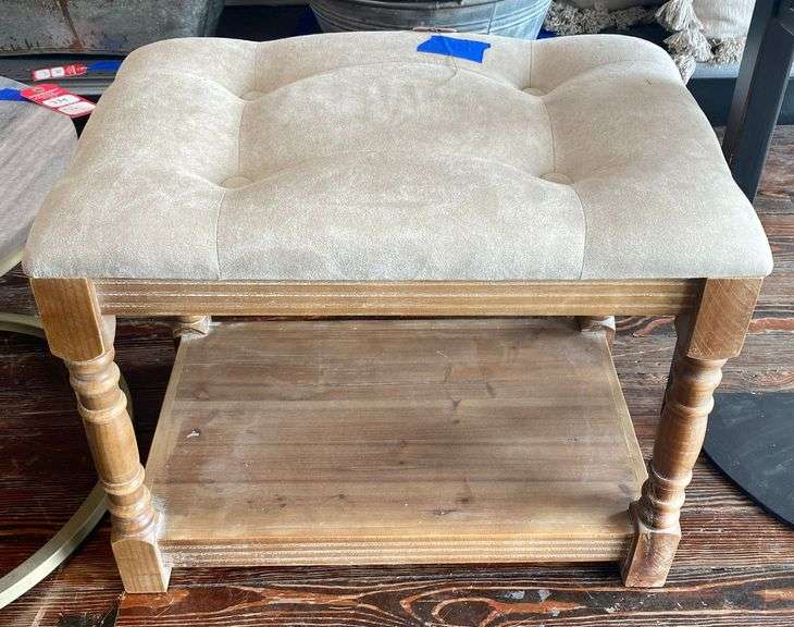 Store Fixtures - Cushion Bench