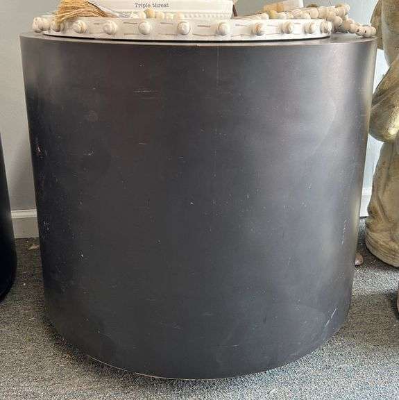 Store Fixtures - Black Round Risers