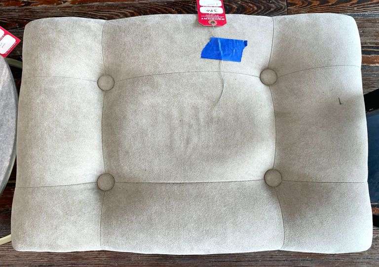 Store Fixtures - Cushion Bench