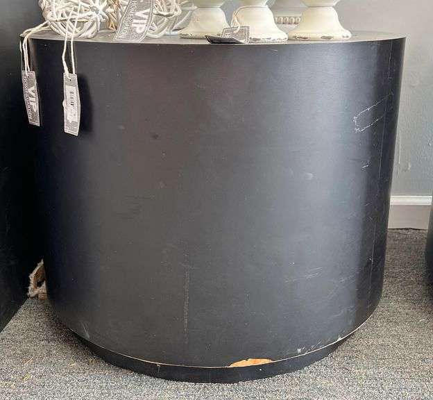 Store Fixtures - Black Round Risers