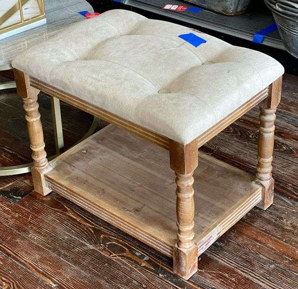 Store Fixtures - Cushion Bench
