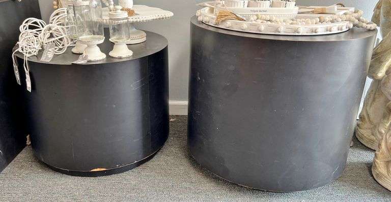 Store Fixtures - Black Round Risers