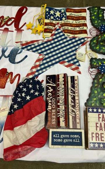 Home Décor - July 4th Seasonal Signs- New