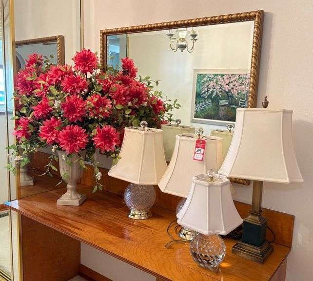 Quality Table Lamps & Wall Hangings image