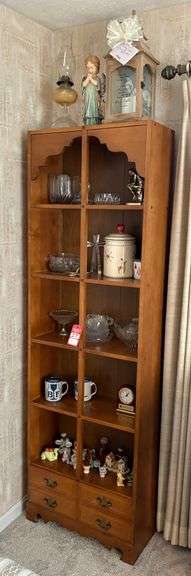 Maple Shelf & Decorative Items image