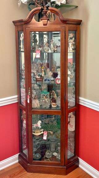 Quality Corner Cabinet with Glass Doors image