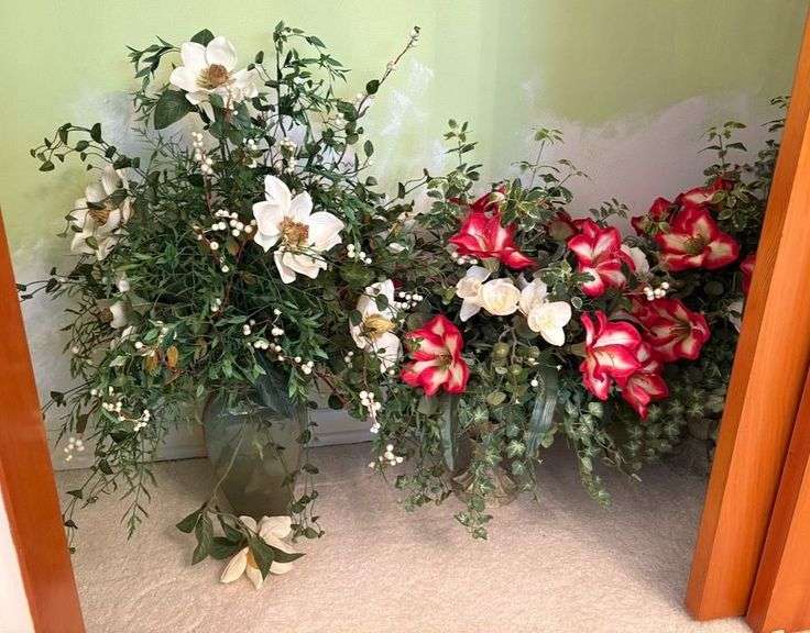 Household Décor image