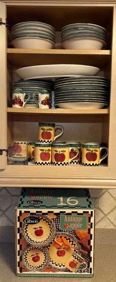 Gibson Antique Apple Place Settings image