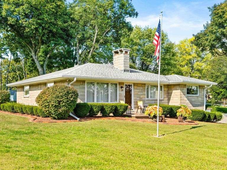 Salem Bedford Stone Home & 1.35 AC Real Estate Online Auction image