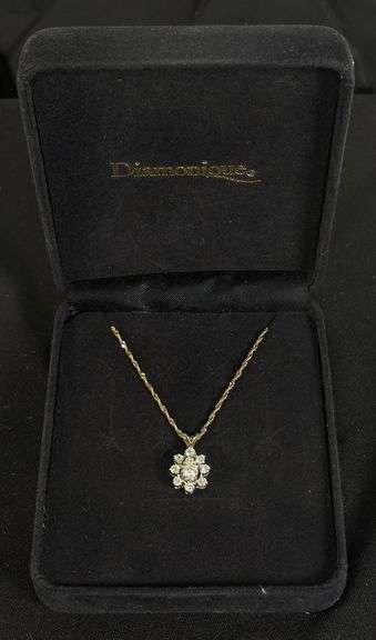 14K Gold Women's Necklace with Diamond Pendant image