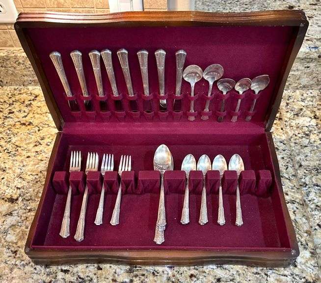 WM Rodgers 50PC Silverplate Flatware Set image