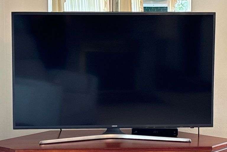 Samsung 50" Flatscreen TV image