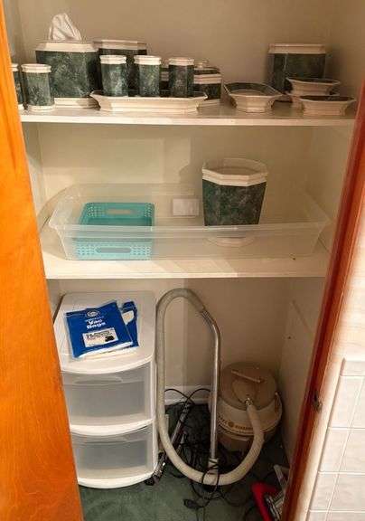 General Electric Vacuum System & Household Items image