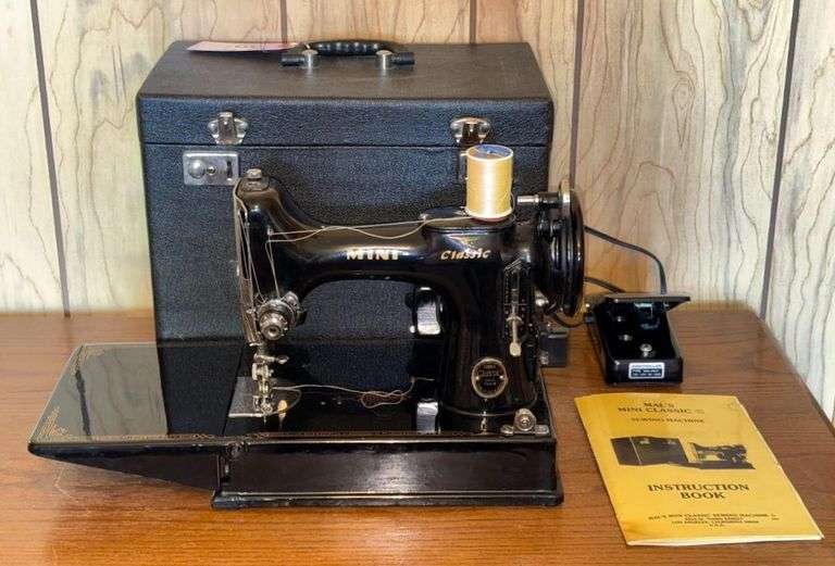 Mal's Mini Classic Sewing Machine image