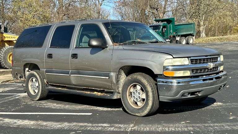 2003 Chevrolet Suburban image