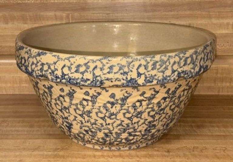 "Robinson Ransbottom" Roseville Mixing Bowl image