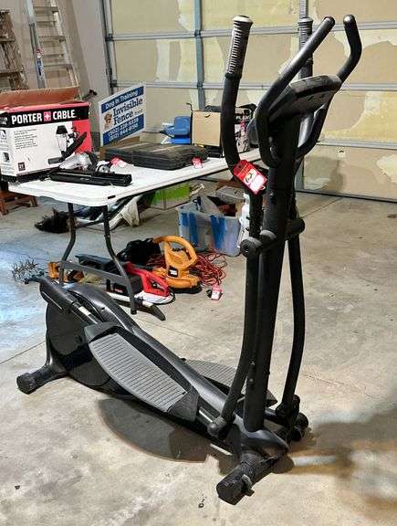 New Balance 8.0e Elliptical image