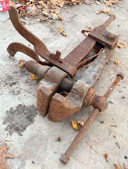 Large Blacksmith Vise image