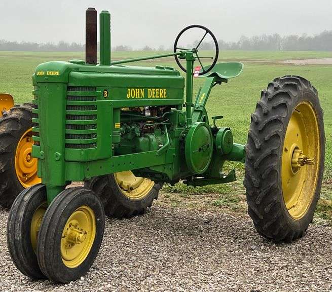1939 John Deere B Tractor image