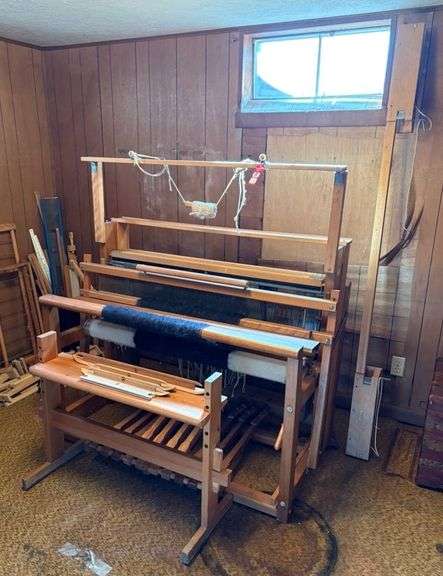 Leclerc Floor Loom image