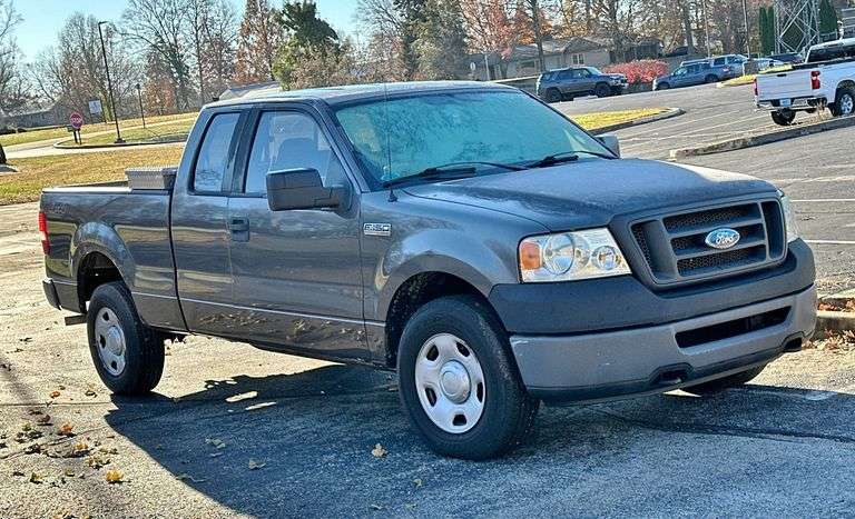 2008 Ford F-150 XL 4x4 Pick-Up Truck image