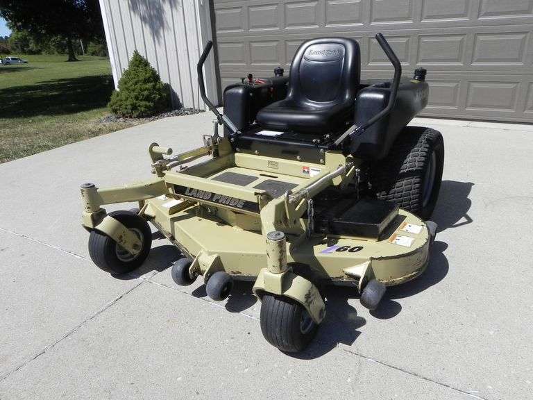 Land Pride ACCUZ 60 Commercial Zero Turn Mower image