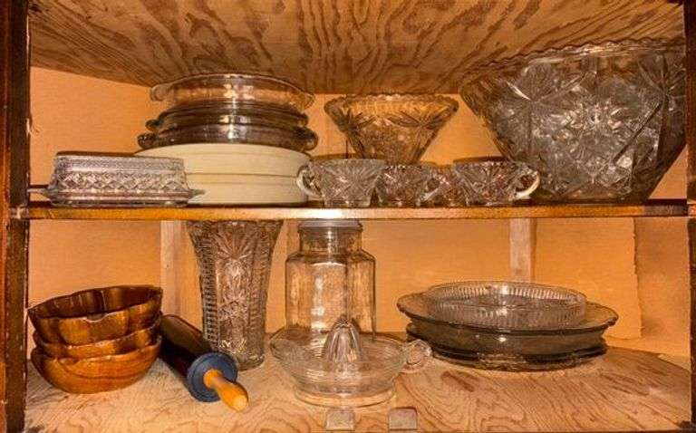 Quality Glassware & Kitchen Items image