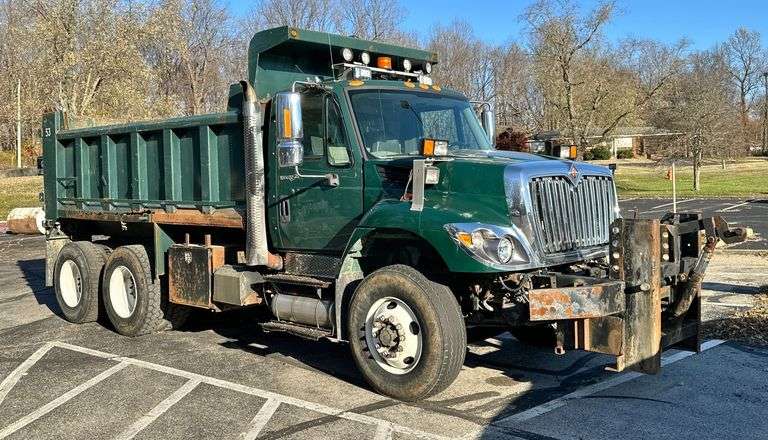 2011 International SF625 Dump Truck image
