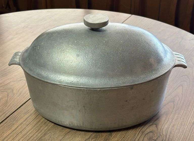 Cast Aluminum Dutch Oven image