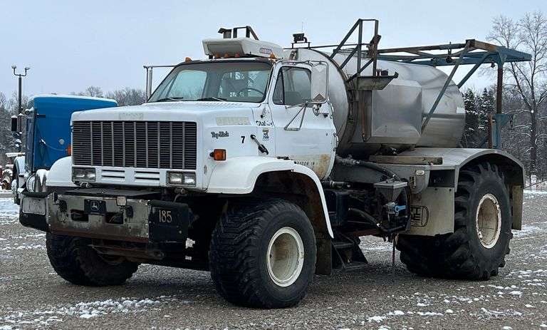 1988 GMC C70 Floater Tender Truck image